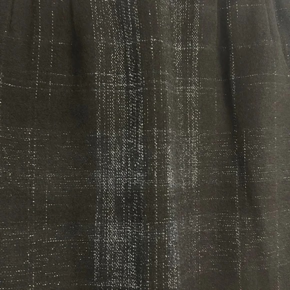 NWT Alberta Ferretti sz42 black wool skirt, silver metallic threading throughout - Picture 3 of 10